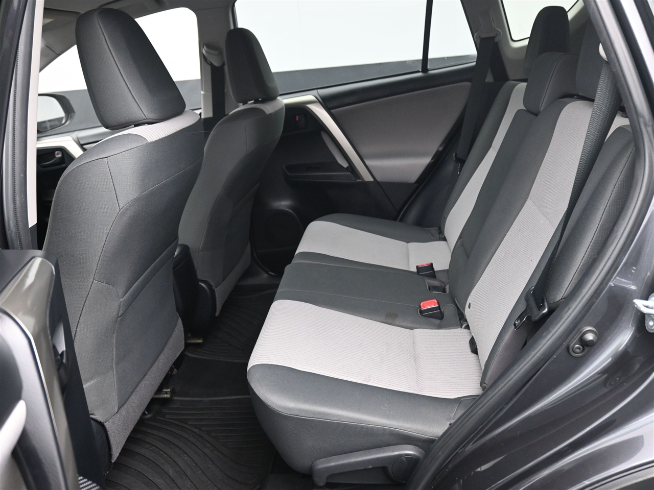 Toyota RAV4 LE AWD 2015