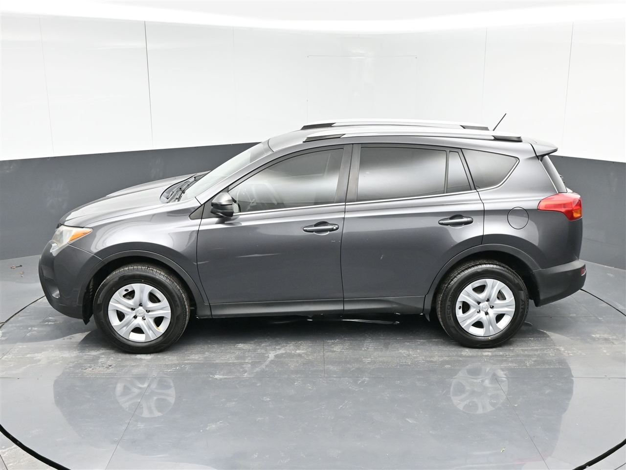Toyota RAV4 LE AWD 2015