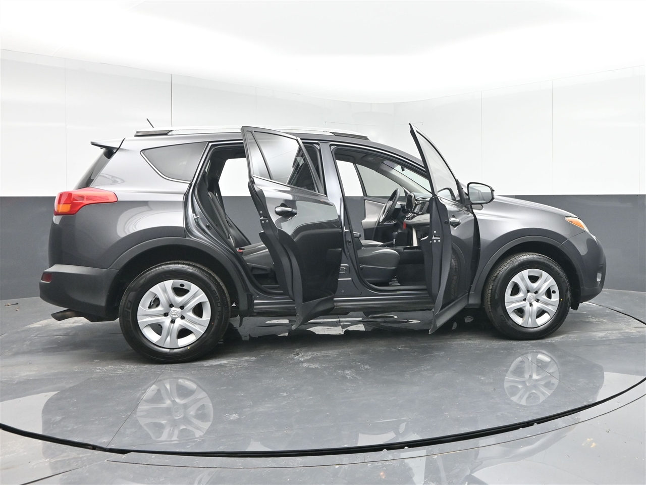 Toyota RAV4 LE AWD 2015