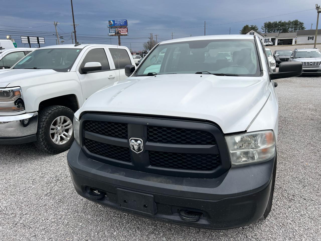 RAM 1500 Tradesman Crew Cab SWB 4WD 2016