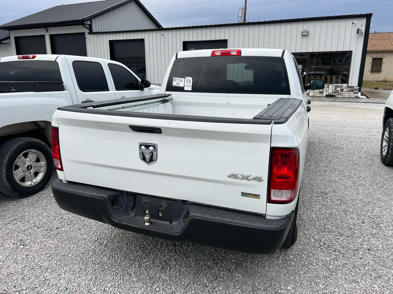 RAM 1500 Tradesman Crew Cab SWB 4WD 2016