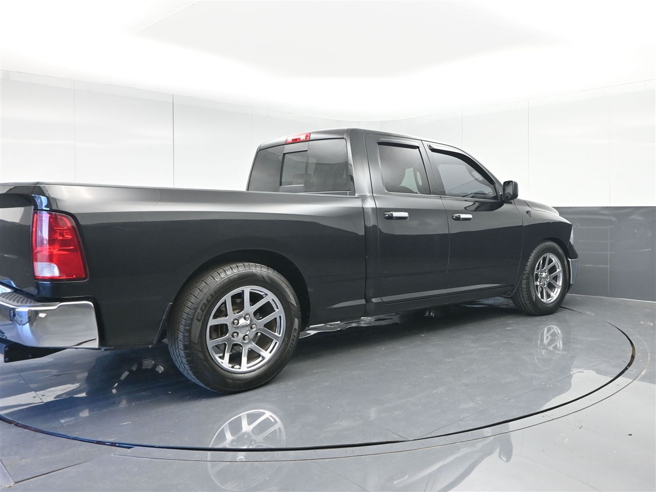 RAM 1500 SLT Quad Cab 2WD 2017
