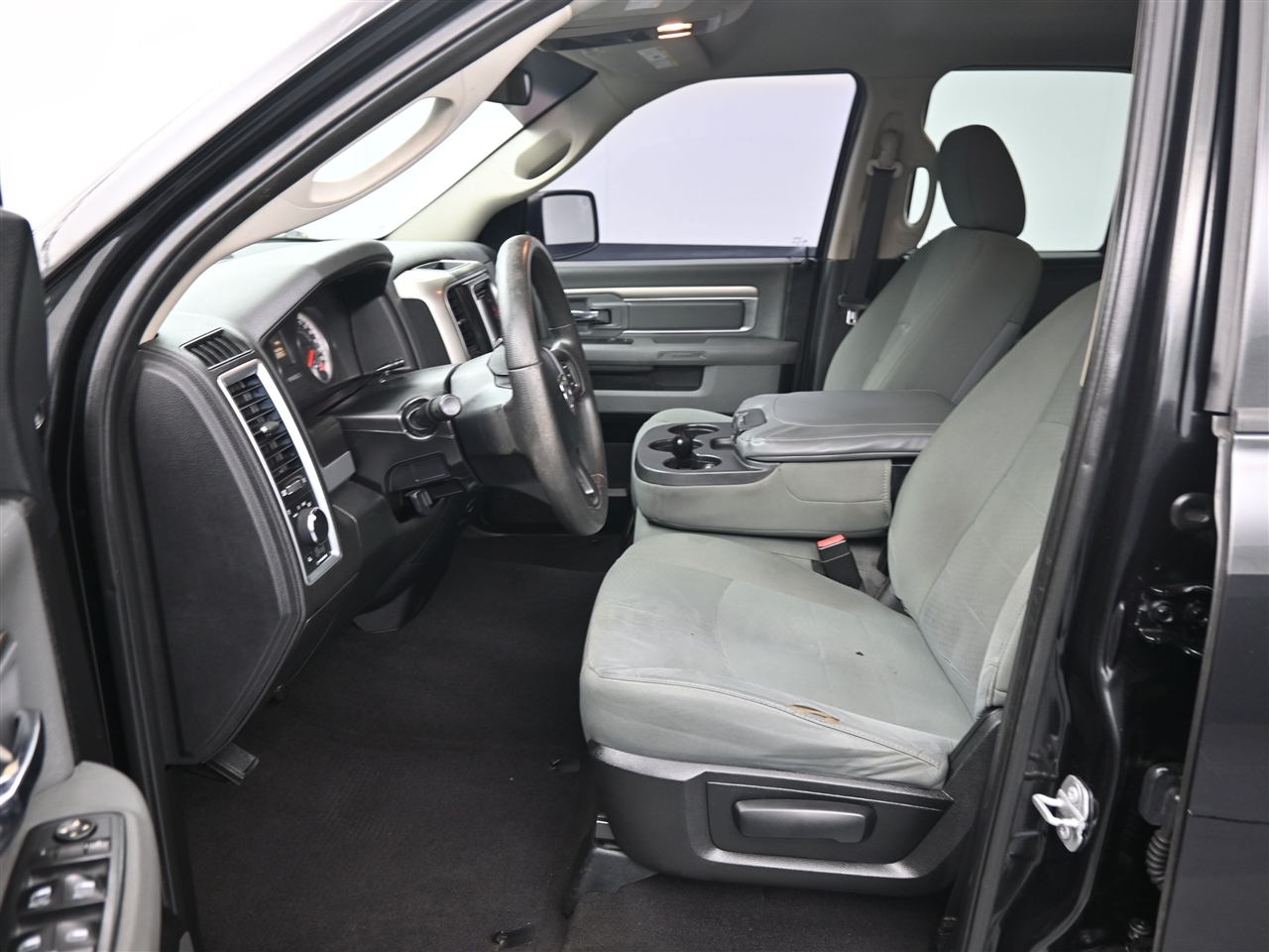 RAM 1500 SLT Quad Cab 2WD 2017