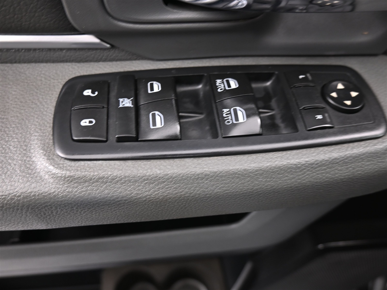 RAM 1500 SLT Quad Cab 2WD 2017