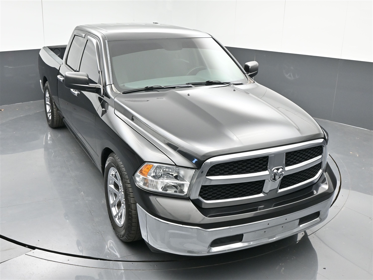 RAM 1500 SLT Quad Cab 2WD 2017