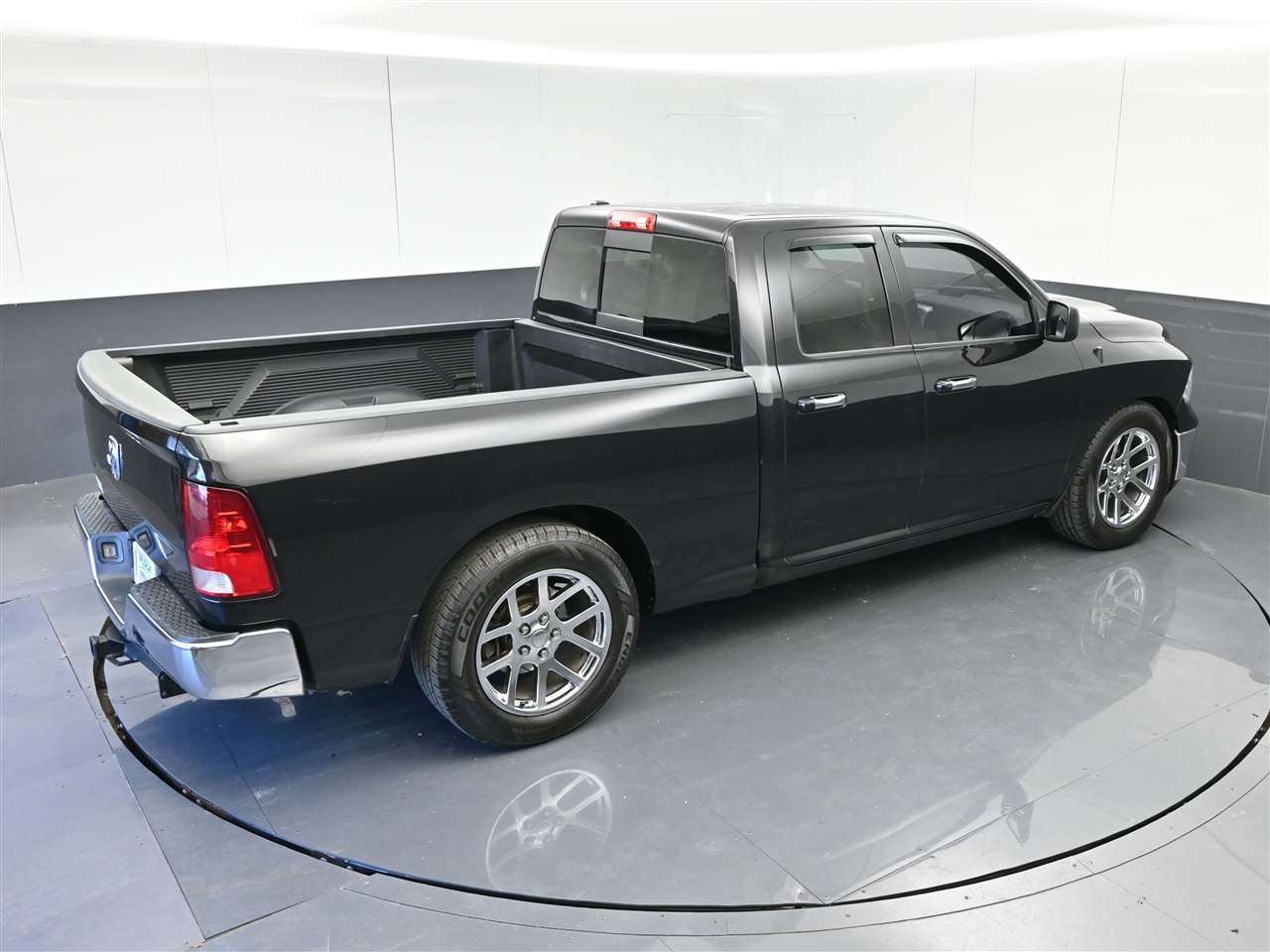 RAM 1500 SLT Quad Cab 2WD 2017