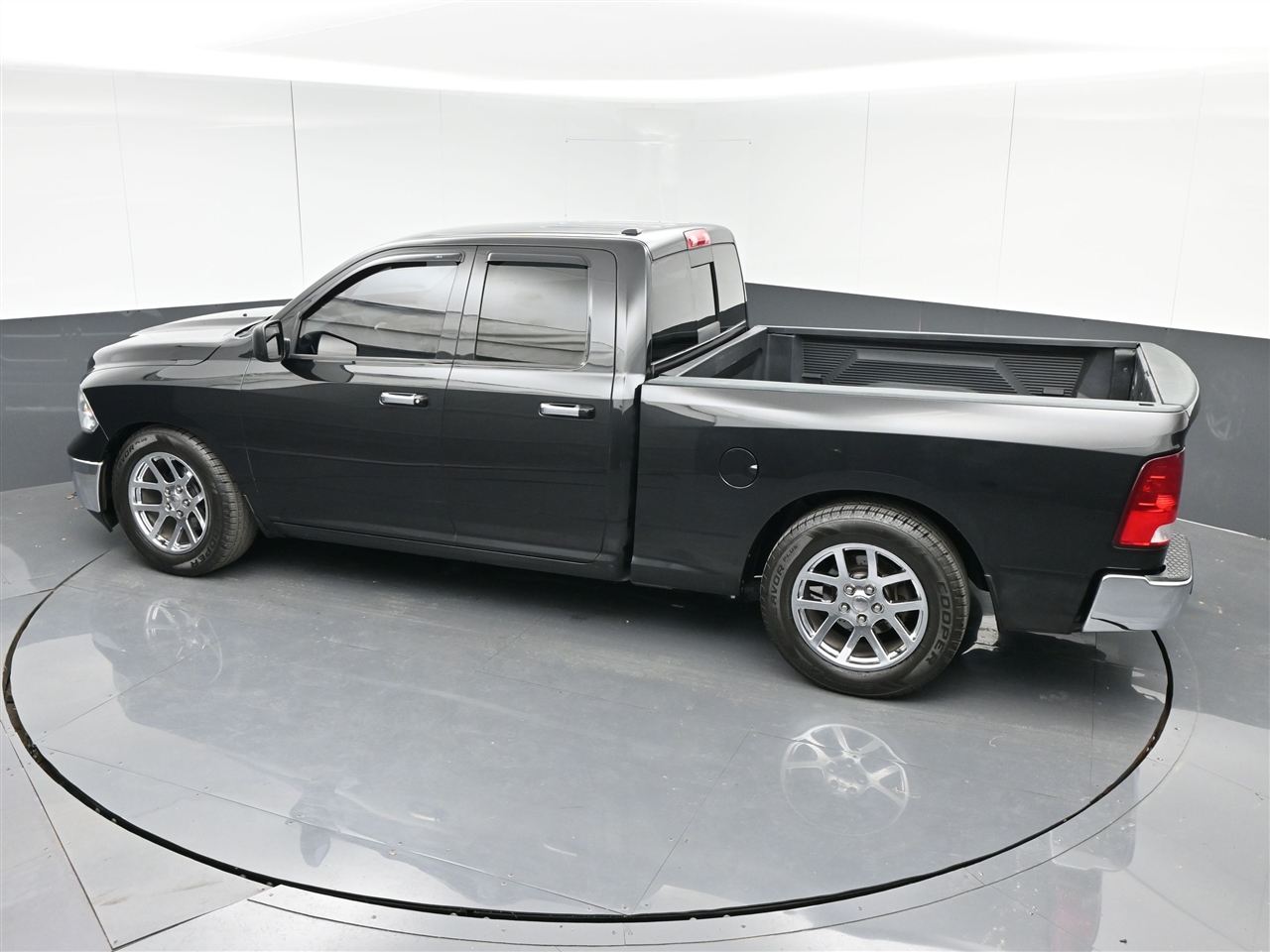 RAM 1500 SLT Quad Cab 2WD 2017