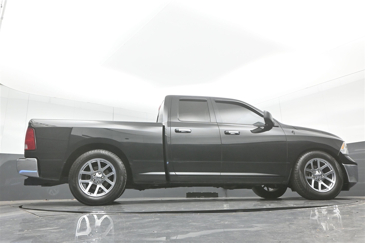 RAM 1500 SLT Quad Cab 2WD 2017