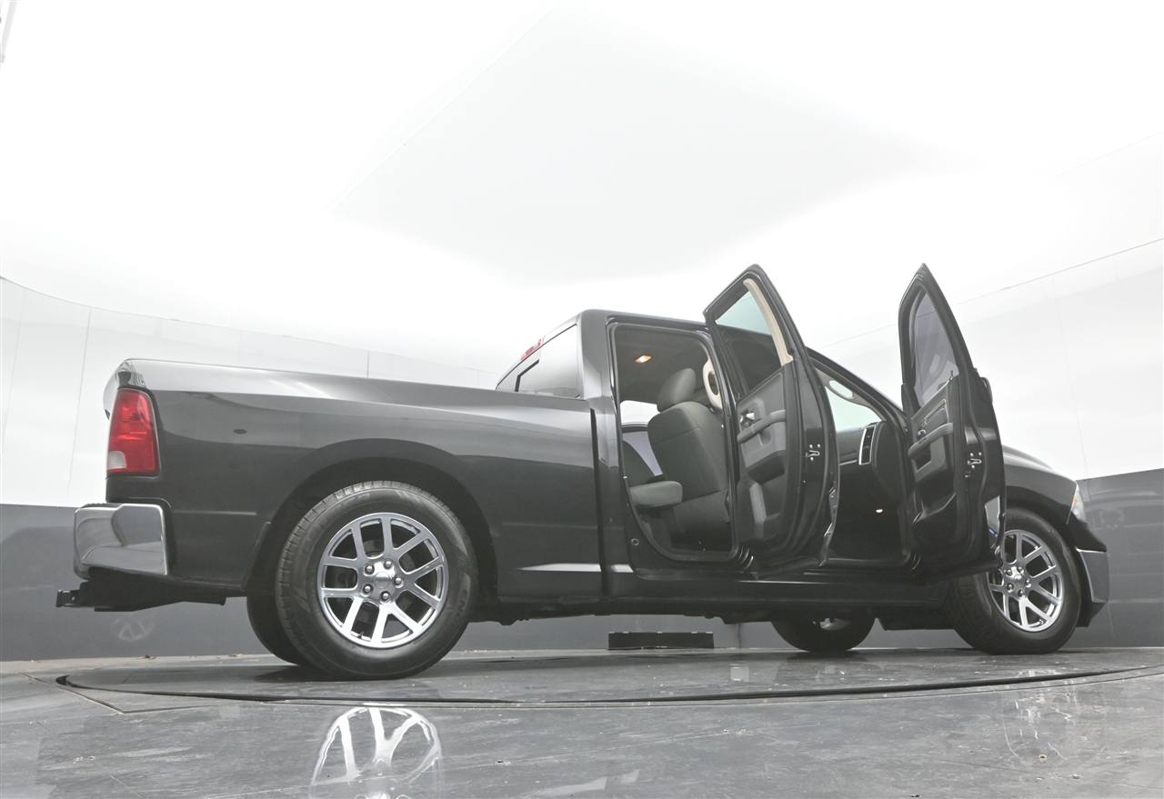 RAM 1500 SLT Quad Cab 2WD 2017