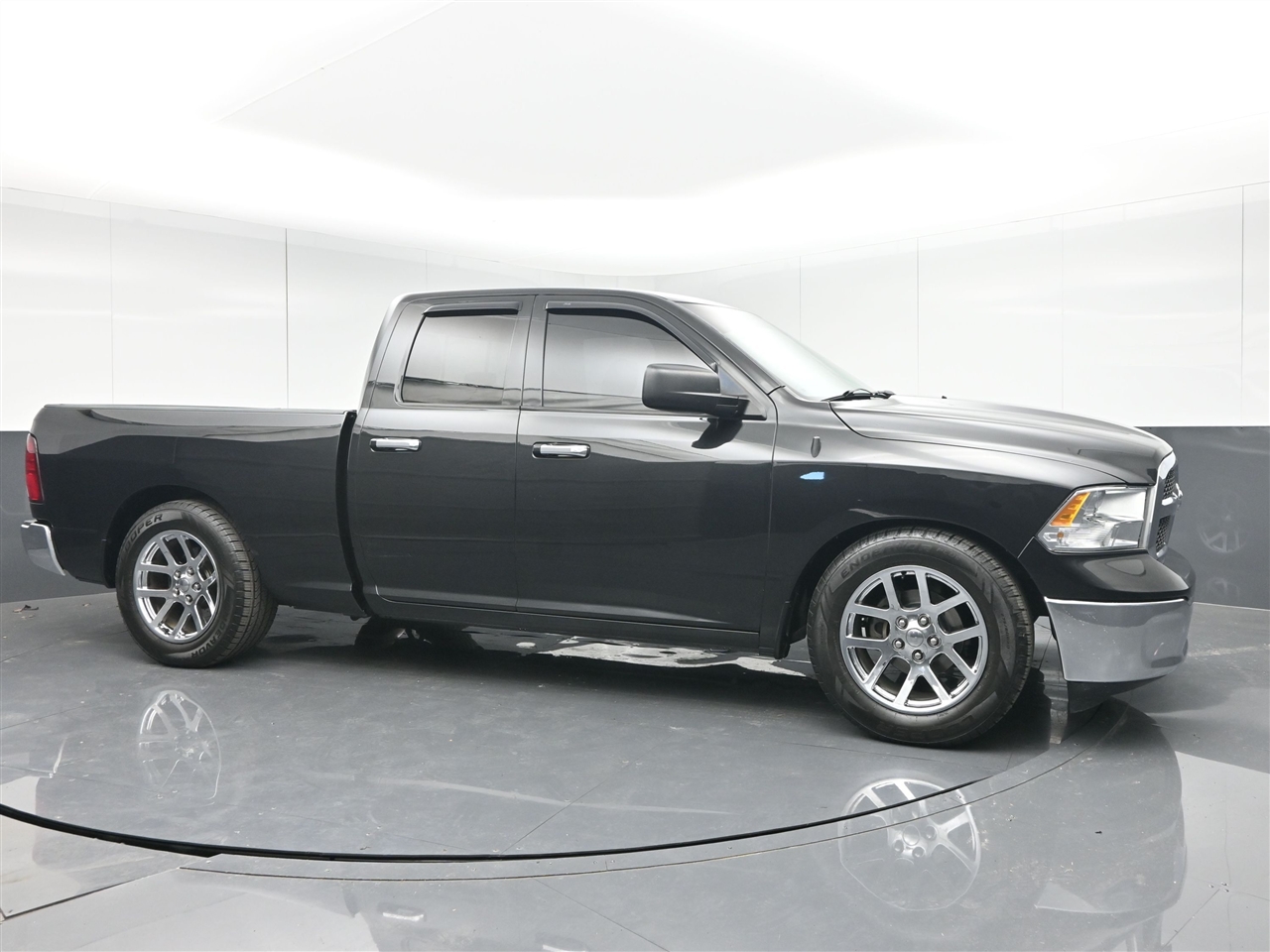 RAM 1500 SLT Quad Cab 2WD 2017