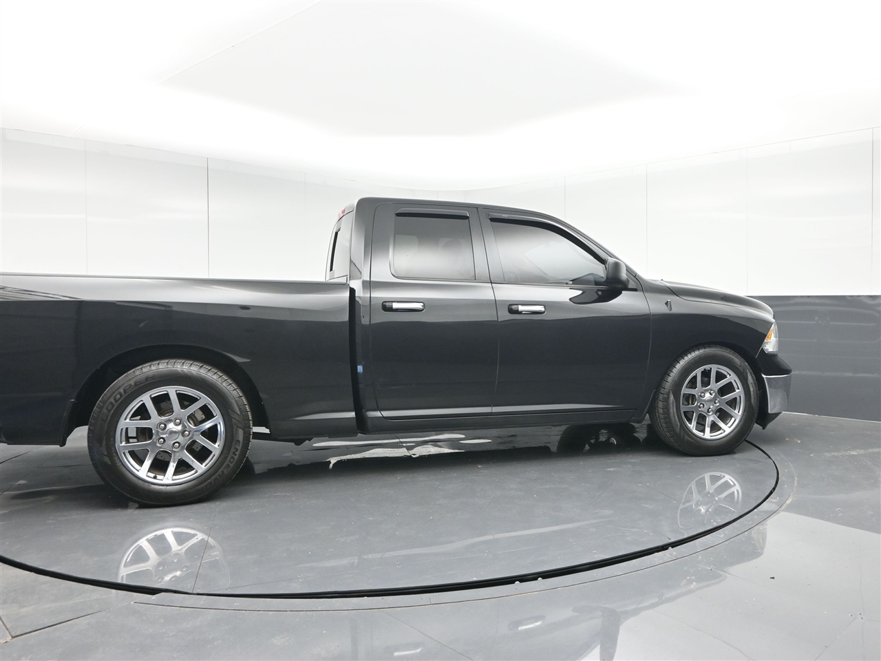 RAM 1500 SLT Quad Cab 2WD 2017