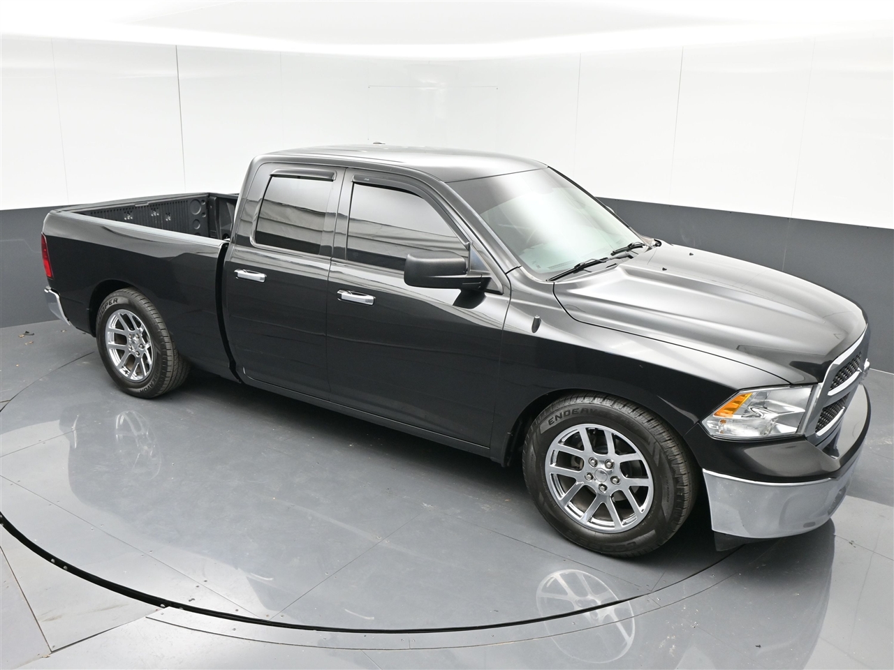 RAM 1500 SLT Quad Cab 2WD 2017