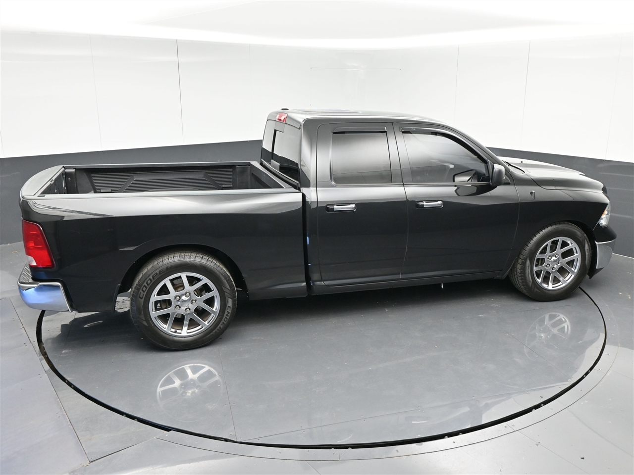 RAM 1500 SLT Quad Cab 2WD 2017
