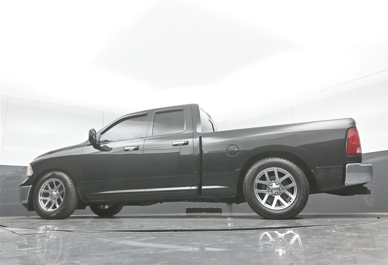 RAM 1500 SLT Quad Cab 2WD 2017