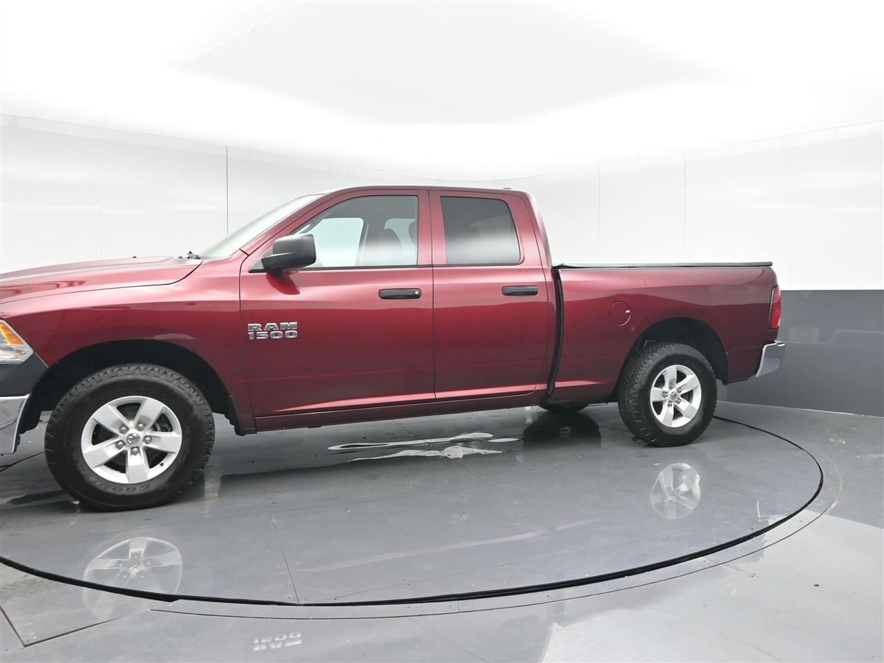 RAM 1500 Tradesman Quad Cab 4WD 2018