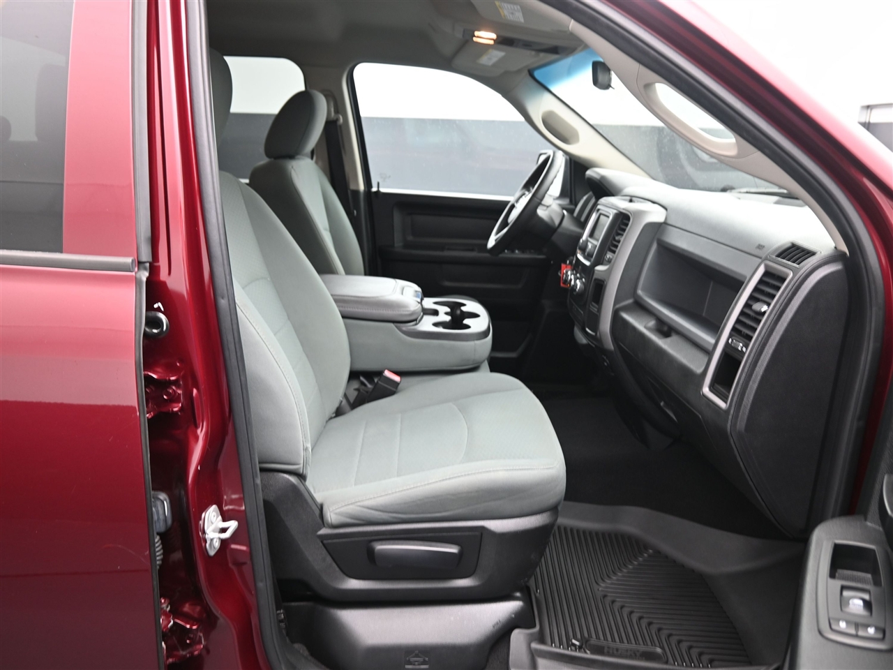 RAM 1500 Tradesman Quad Cab 4WD 2018