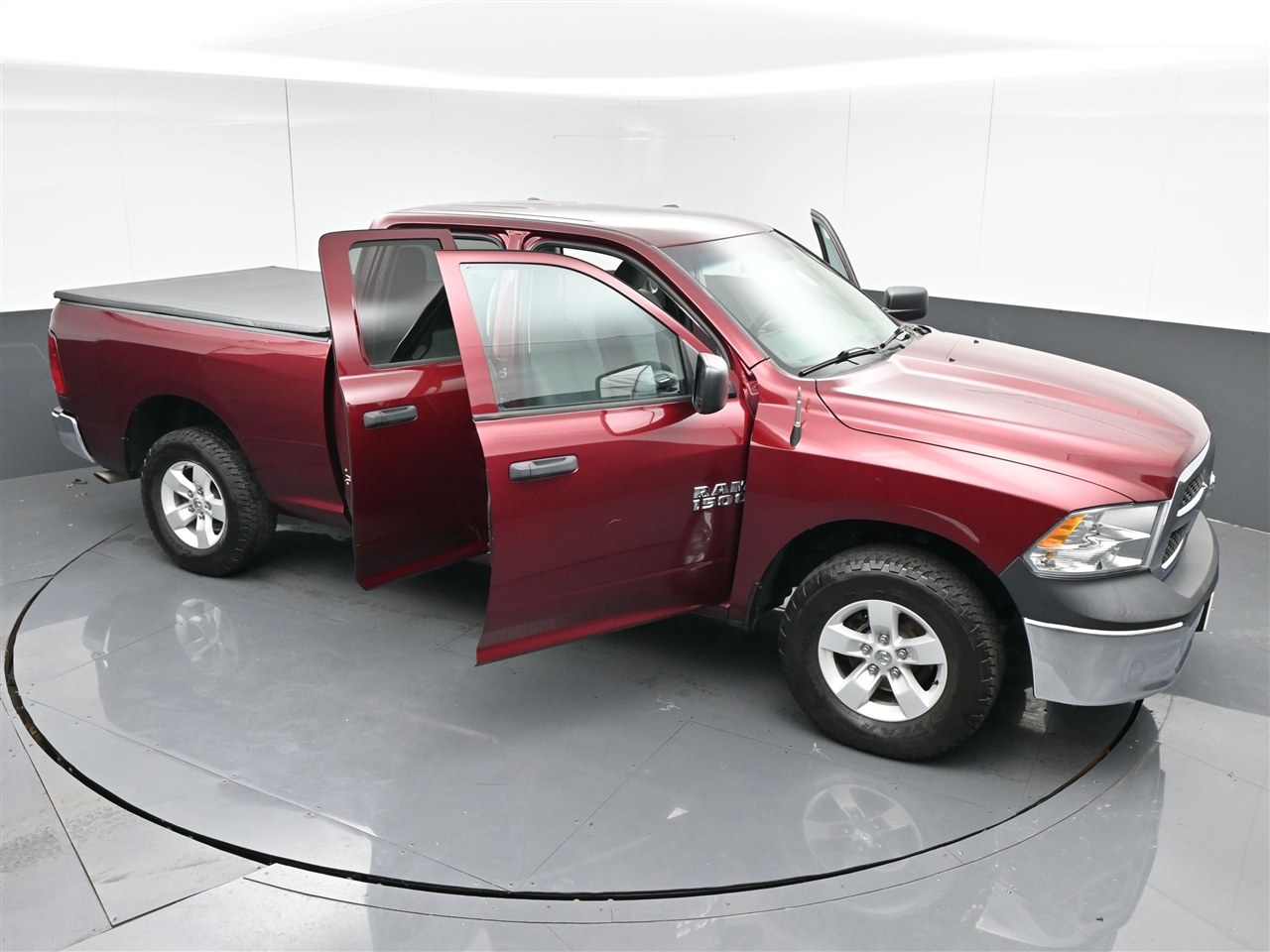 RAM 1500 Tradesman Quad Cab 4WD 2018