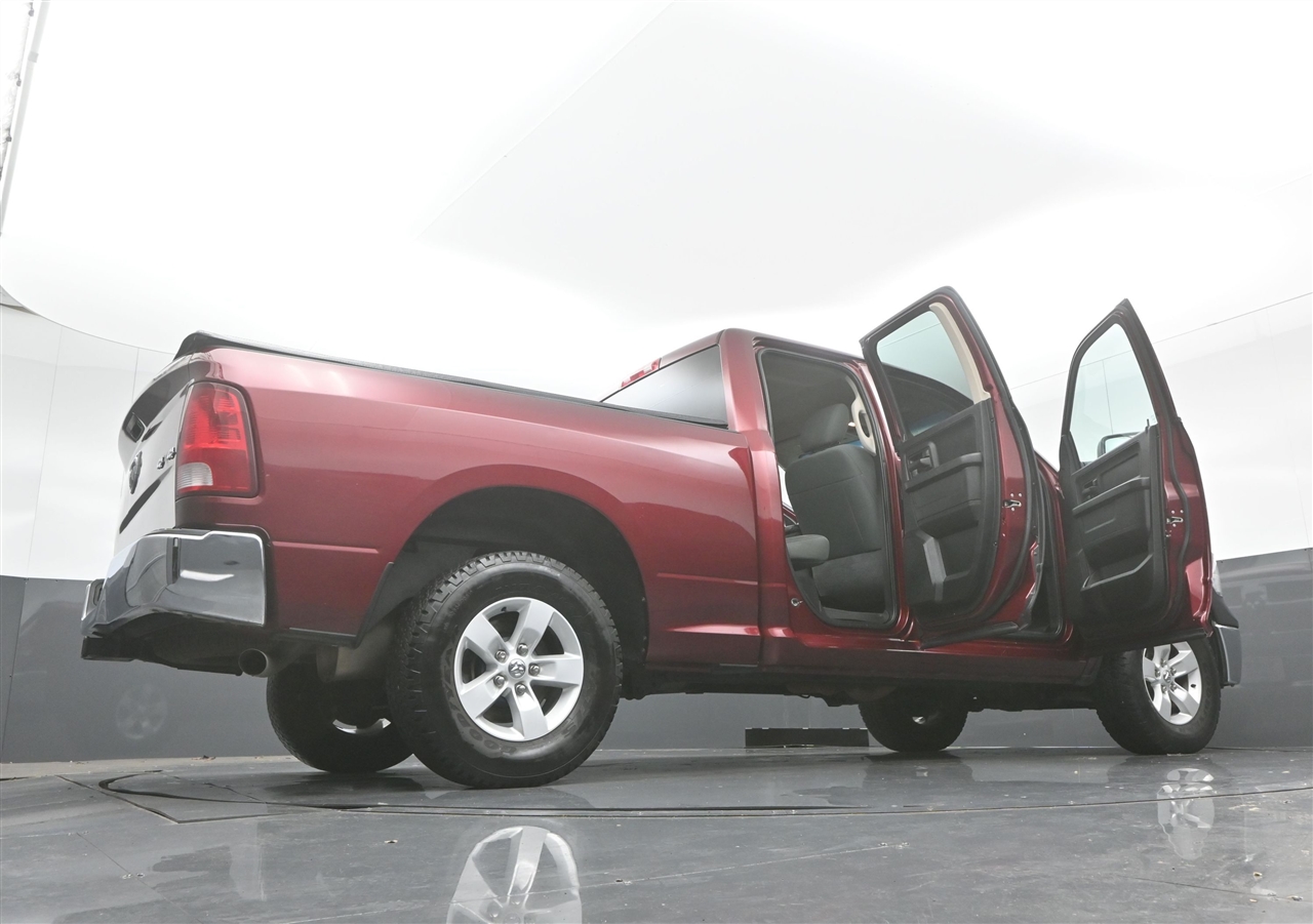 RAM 1500 Tradesman Quad Cab 4WD 2018