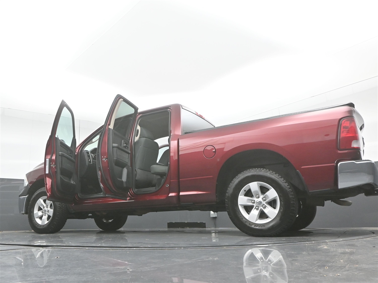 RAM 1500 Tradesman Quad Cab 4WD 2018