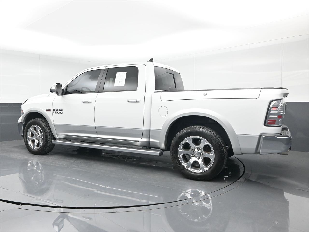 RAM 1500 Laramie Crew Cab SWB 4WD 2014