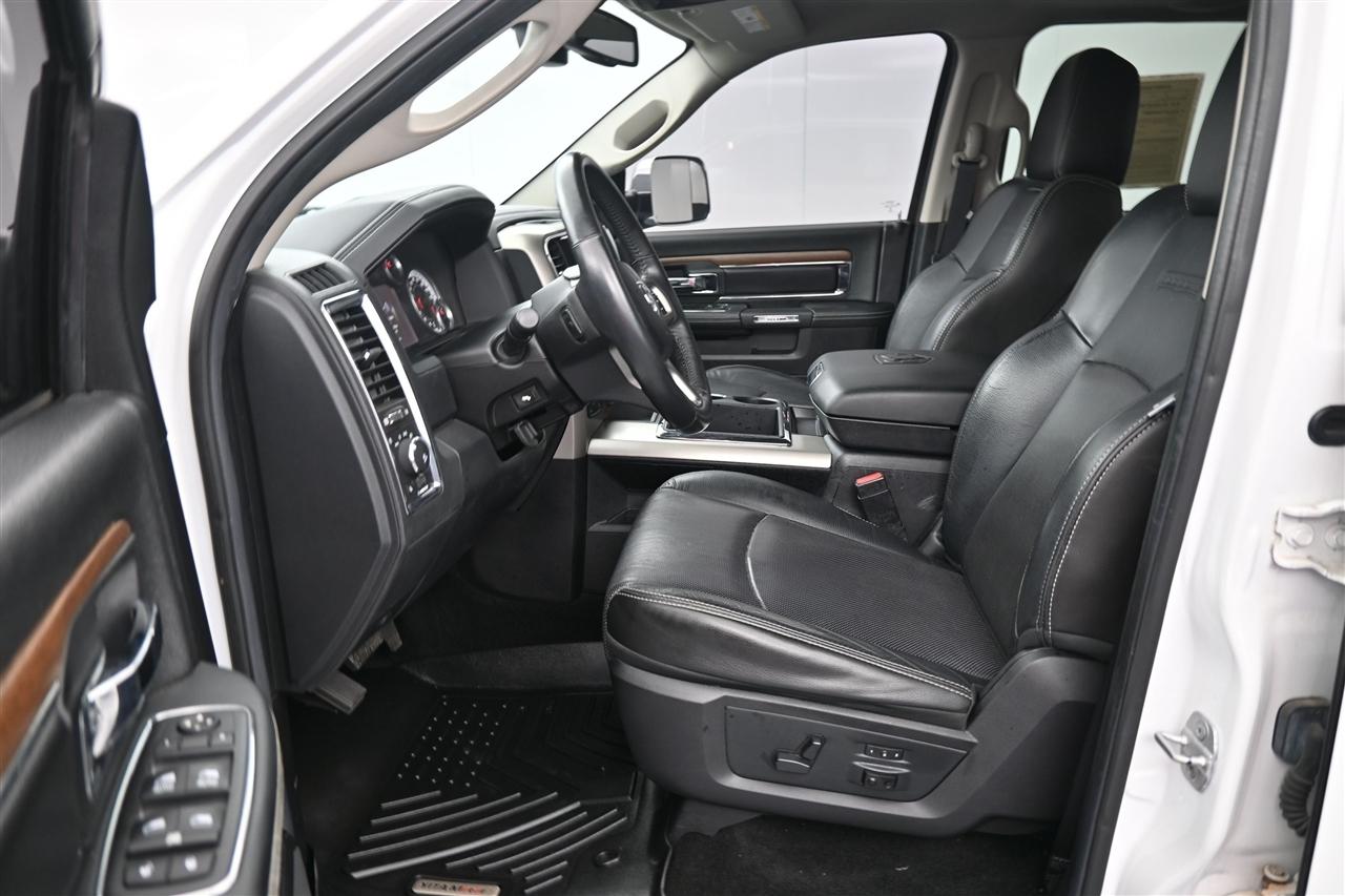 RAM 1500 Laramie Crew Cab SWB 4WD 2014
