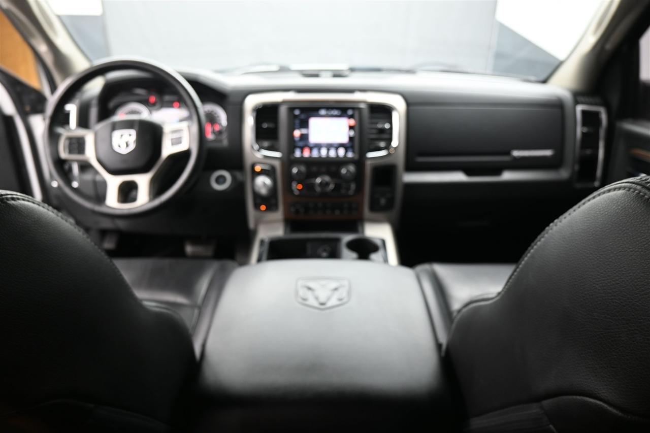 RAM 1500 Laramie Crew Cab SWB 4WD 2014