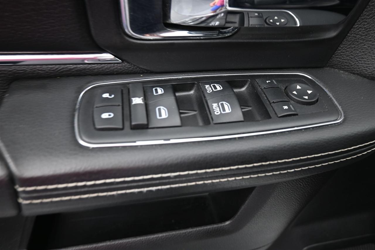 RAM 1500 Laramie Crew Cab SWB 4WD 2014