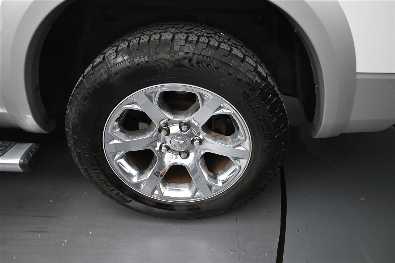 RAM 1500 Laramie Crew Cab SWB 4WD 2014