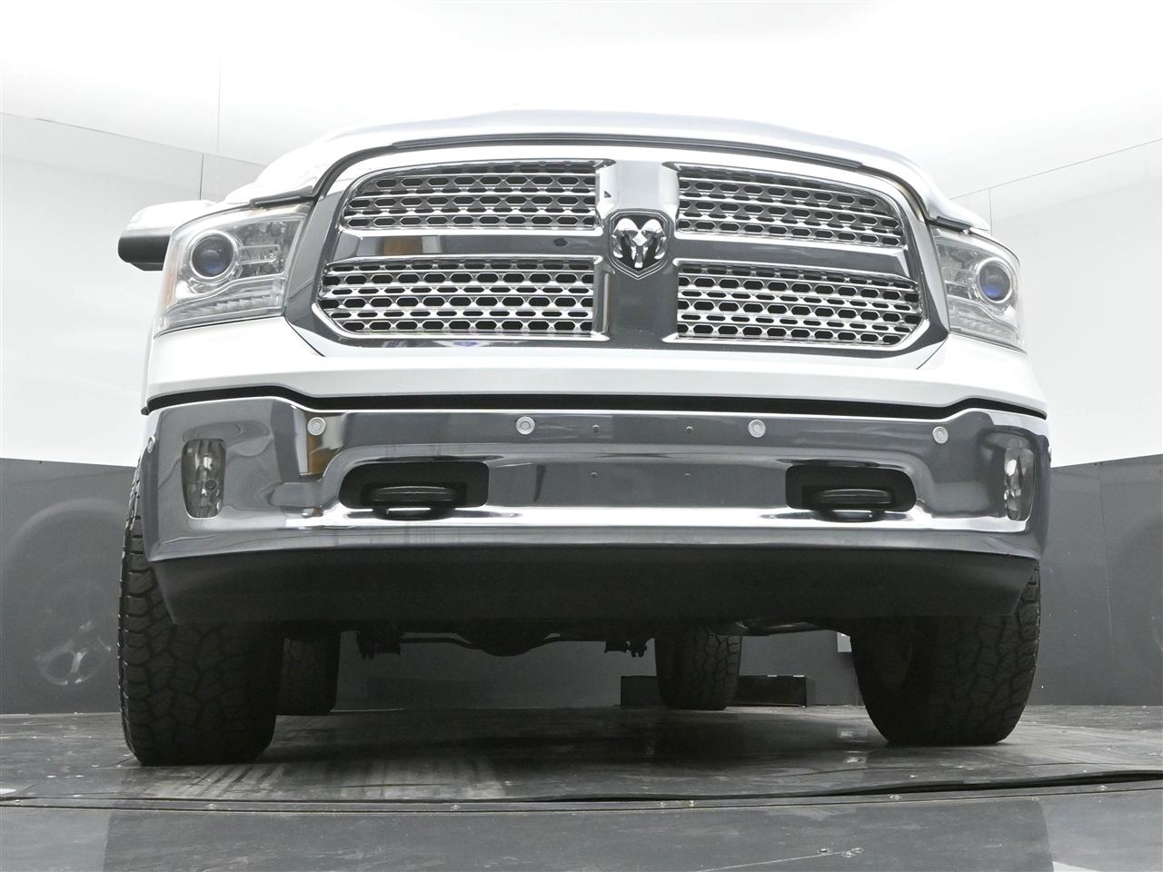 RAM 1500 Laramie Crew Cab SWB 4WD 2014