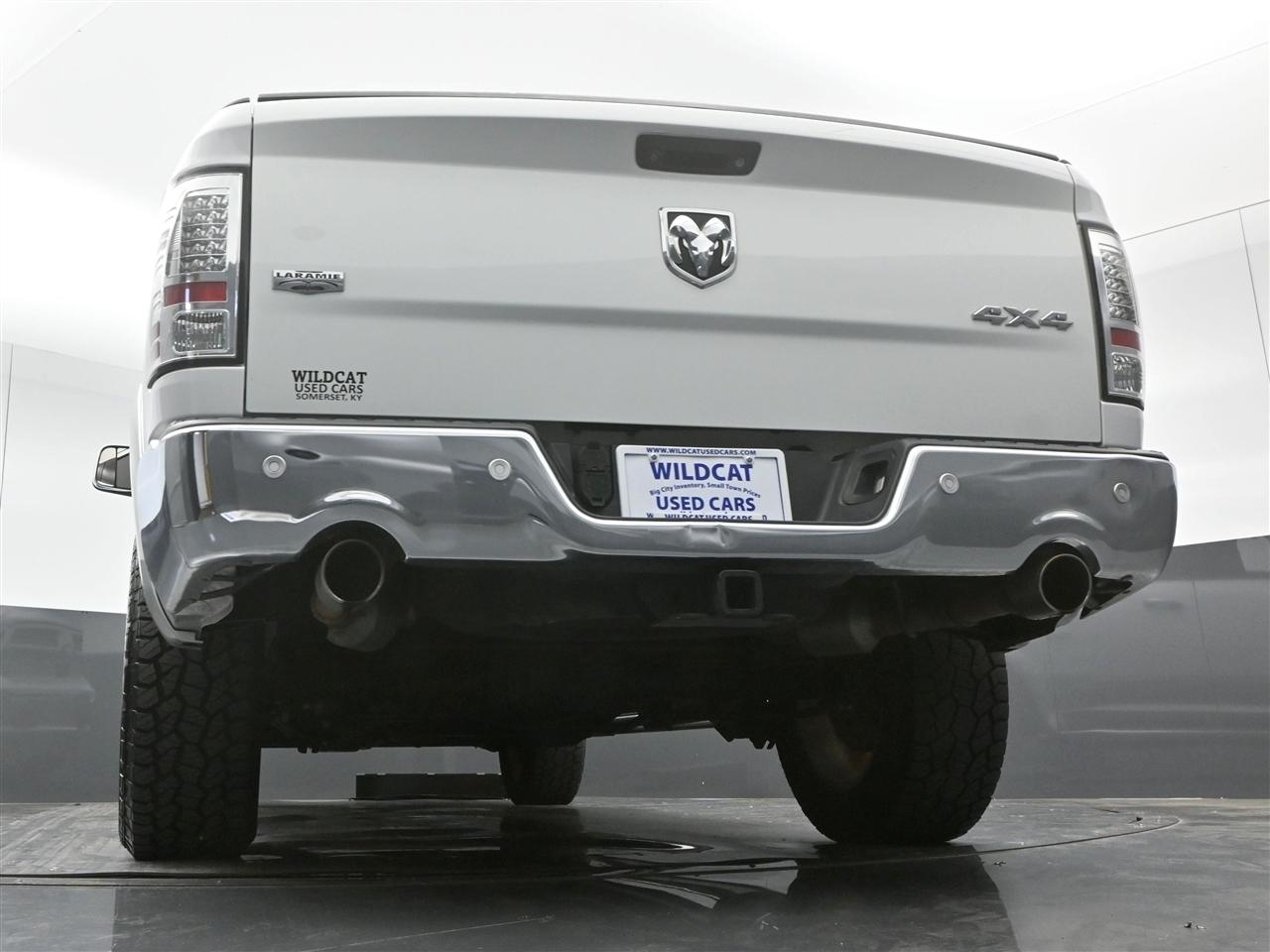 RAM 1500 Laramie Crew Cab SWB 4WD 2014