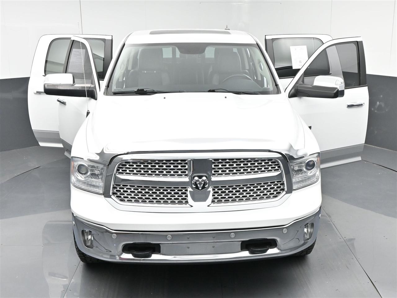 RAM 1500 Laramie Crew Cab SWB 4WD 2014