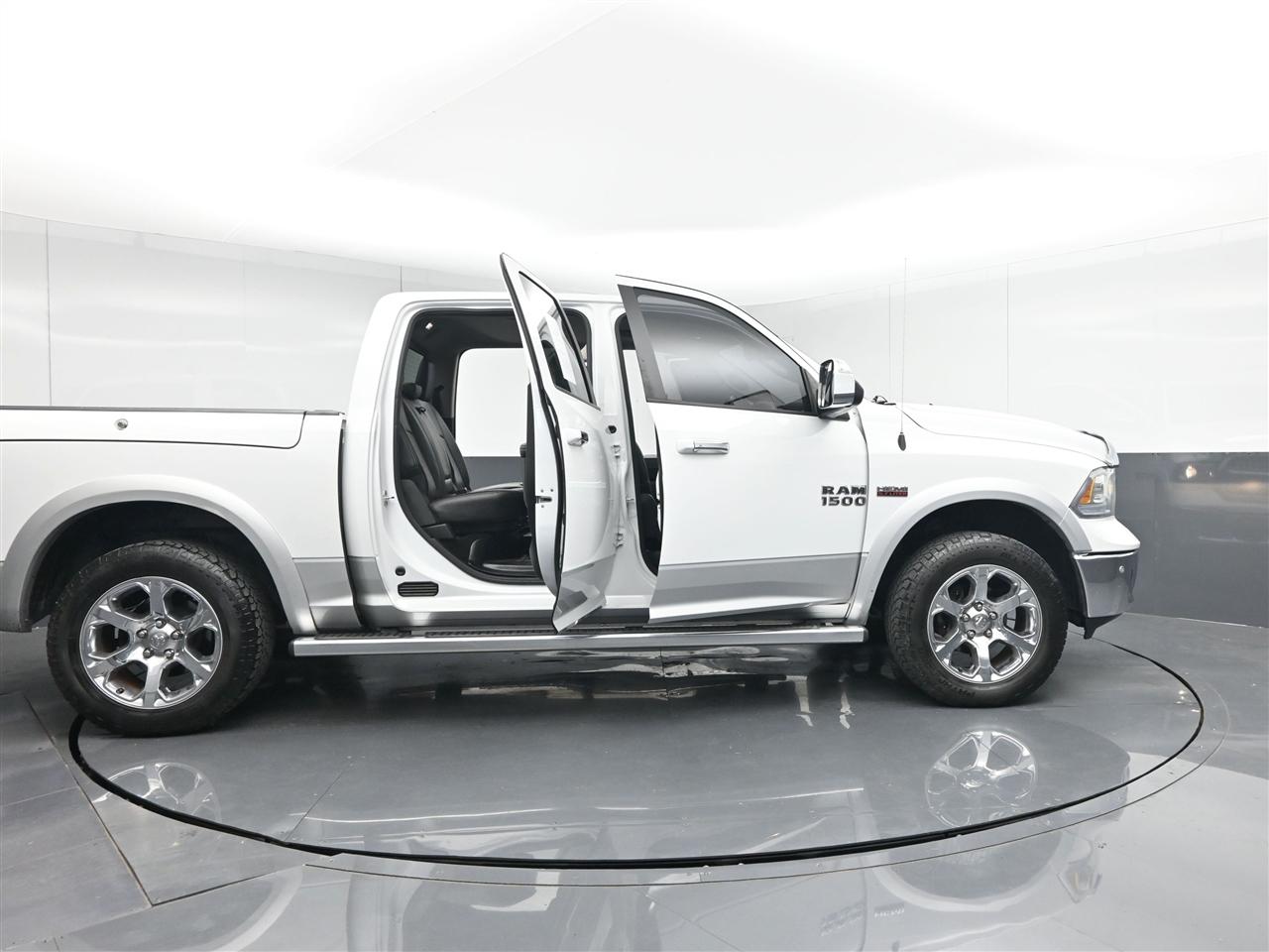 RAM 1500 Laramie Crew Cab SWB 4WD 2014