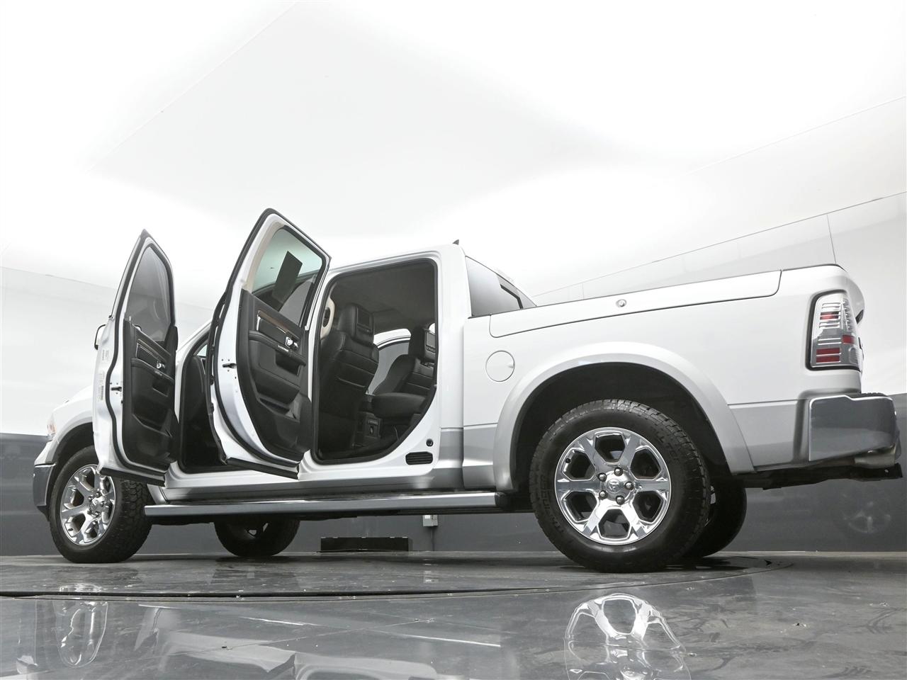 RAM 1500 Laramie Crew Cab SWB 4WD 2014