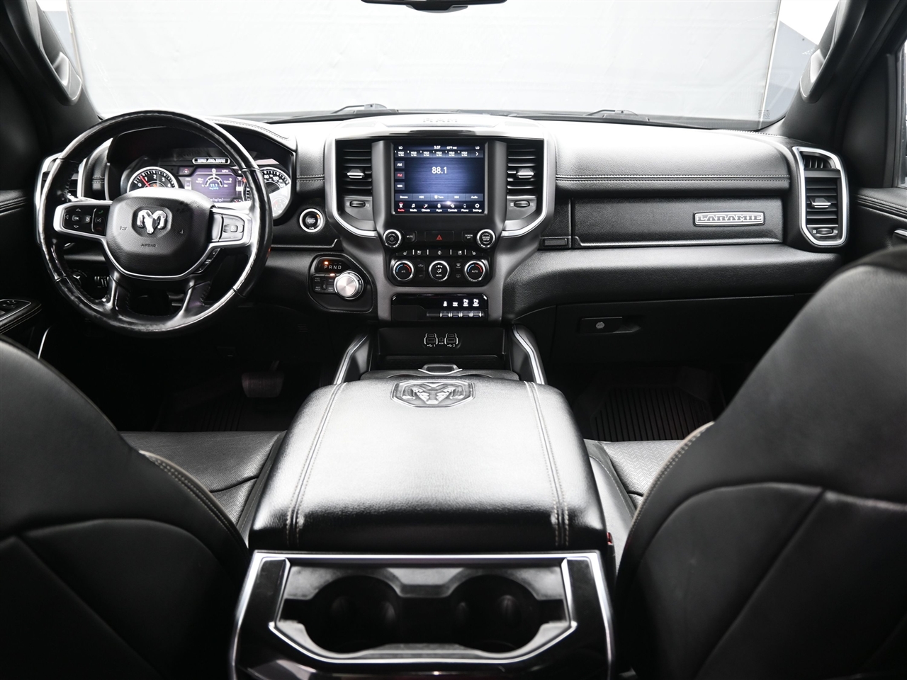 RAM 1500 Laramie Crew Cab SWB 4WD 2020