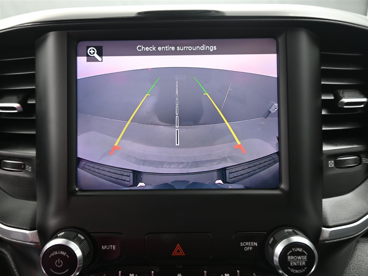 RAM 1500 Laramie Crew Cab SWB 4WD 2020