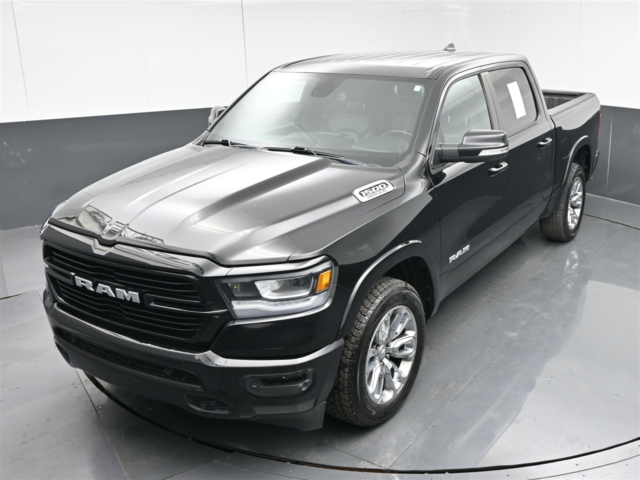 RAM 1500 Laramie Crew Cab SWB 4WD 2020