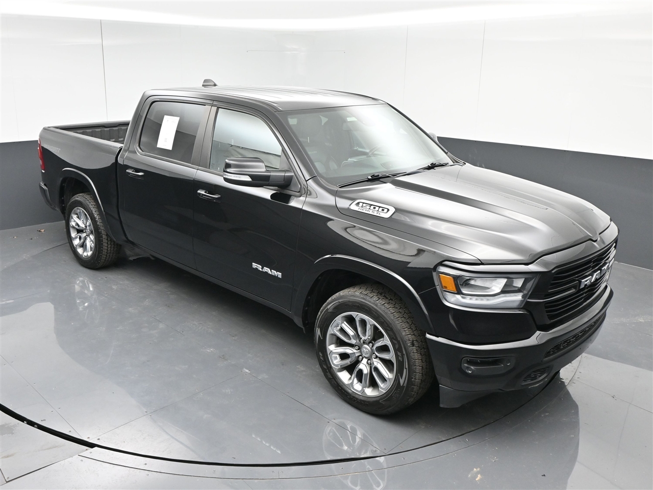 RAM 1500 Laramie Crew Cab SWB 4WD 2020