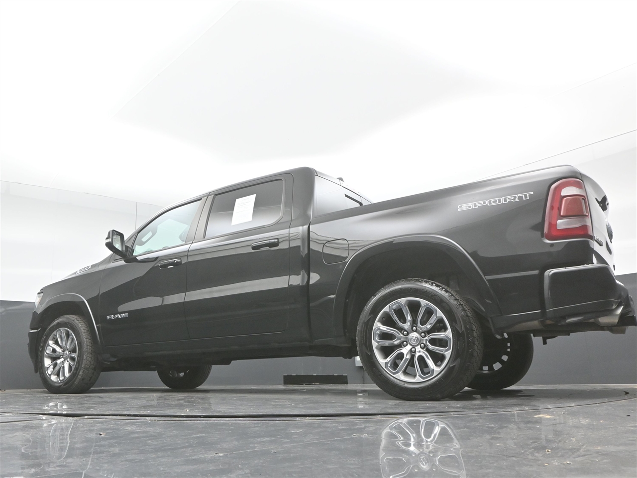 RAM 1500 Laramie Crew Cab SWB 4WD 2020