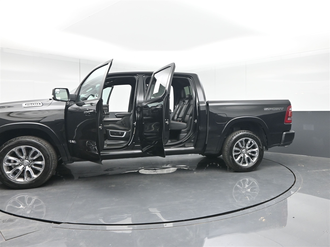 RAM 1500 Laramie Crew Cab SWB 4WD 2020