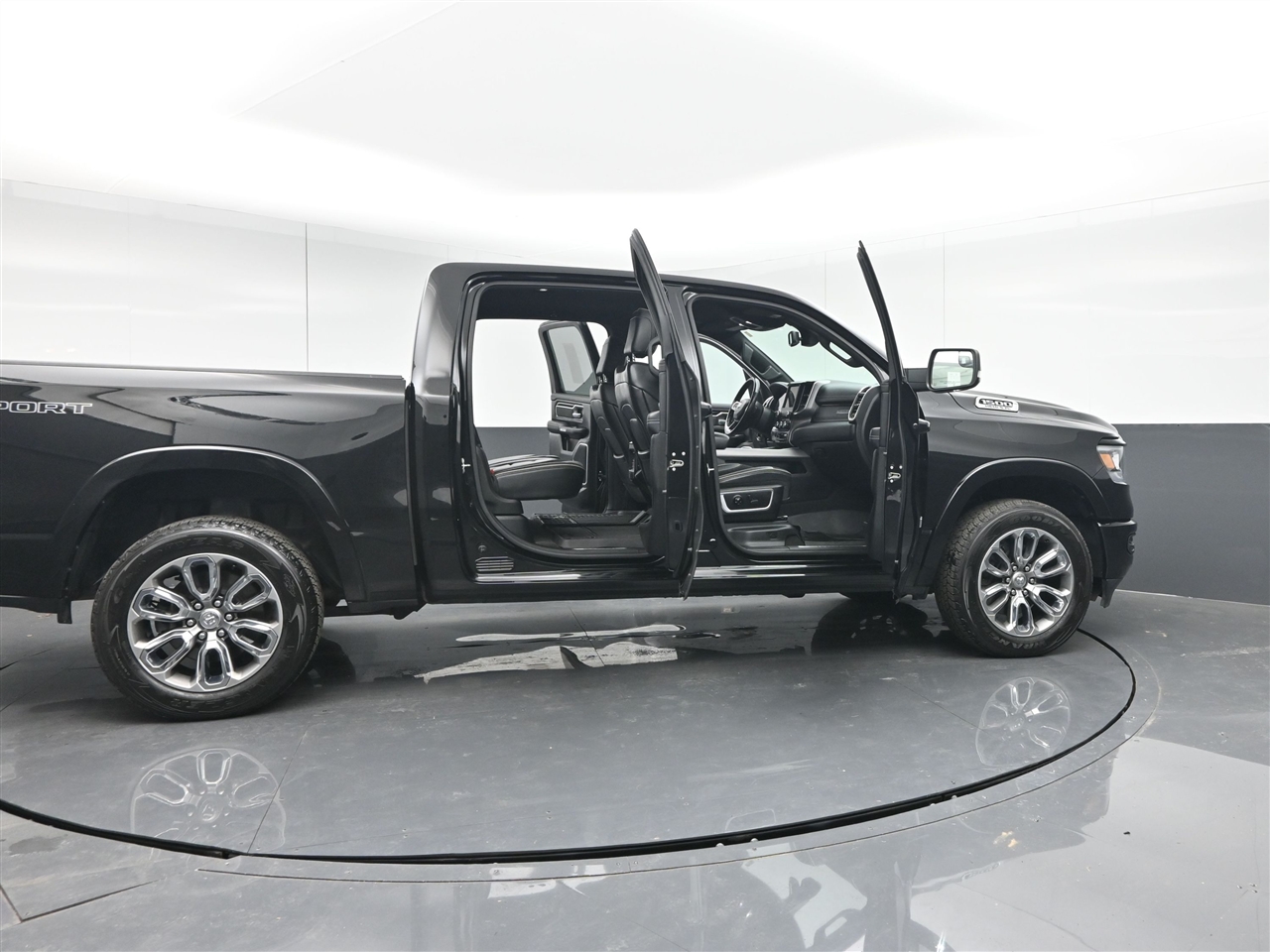 RAM 1500 Laramie Crew Cab SWB 4WD 2020