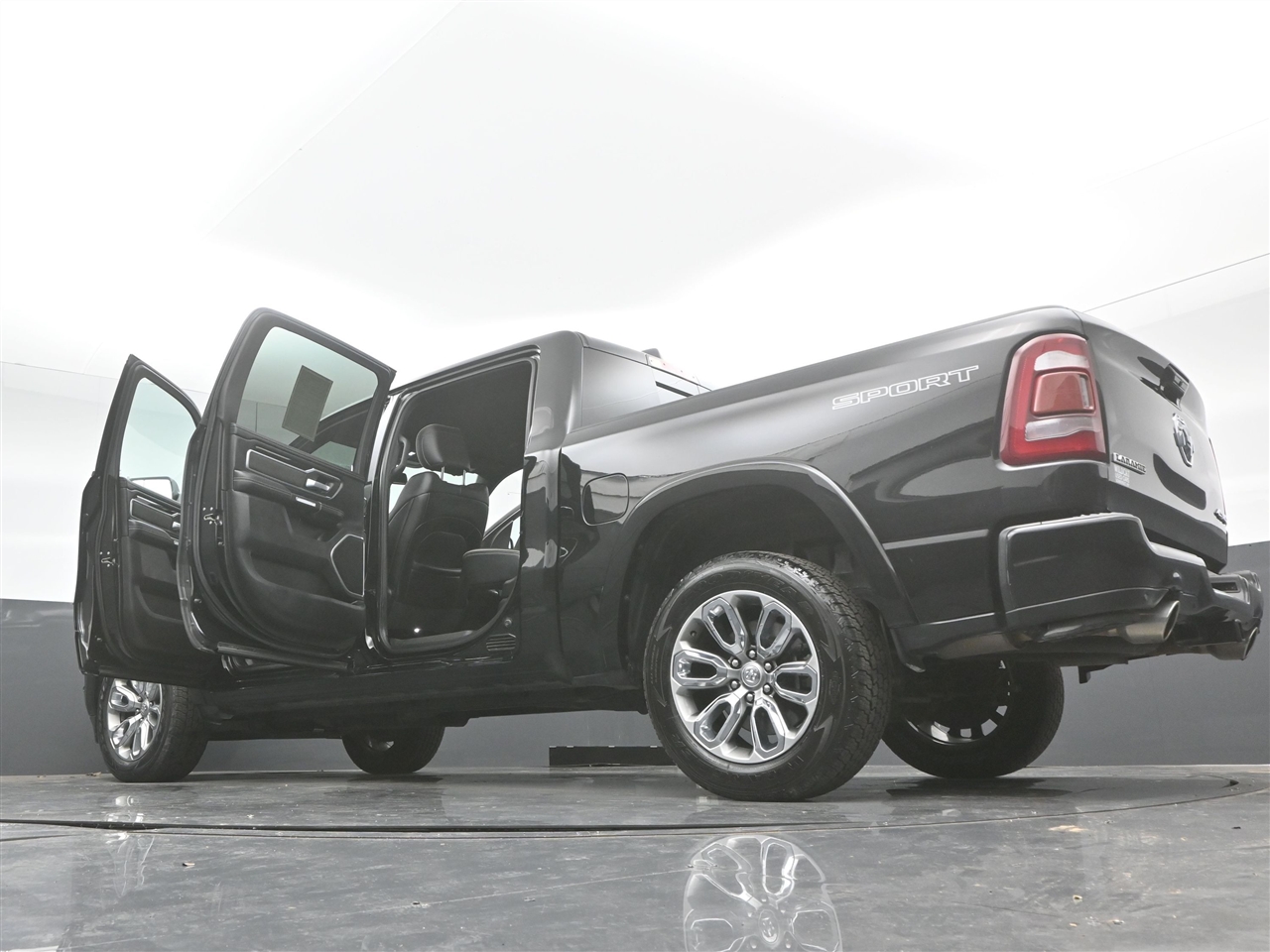 RAM 1500 Laramie Crew Cab SWB 4WD 2020