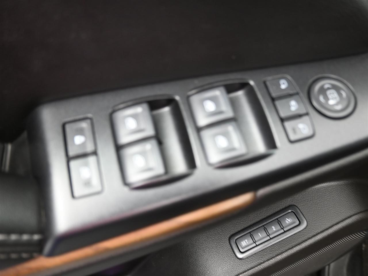 GMC Yukon XL Denali 4WD 2018