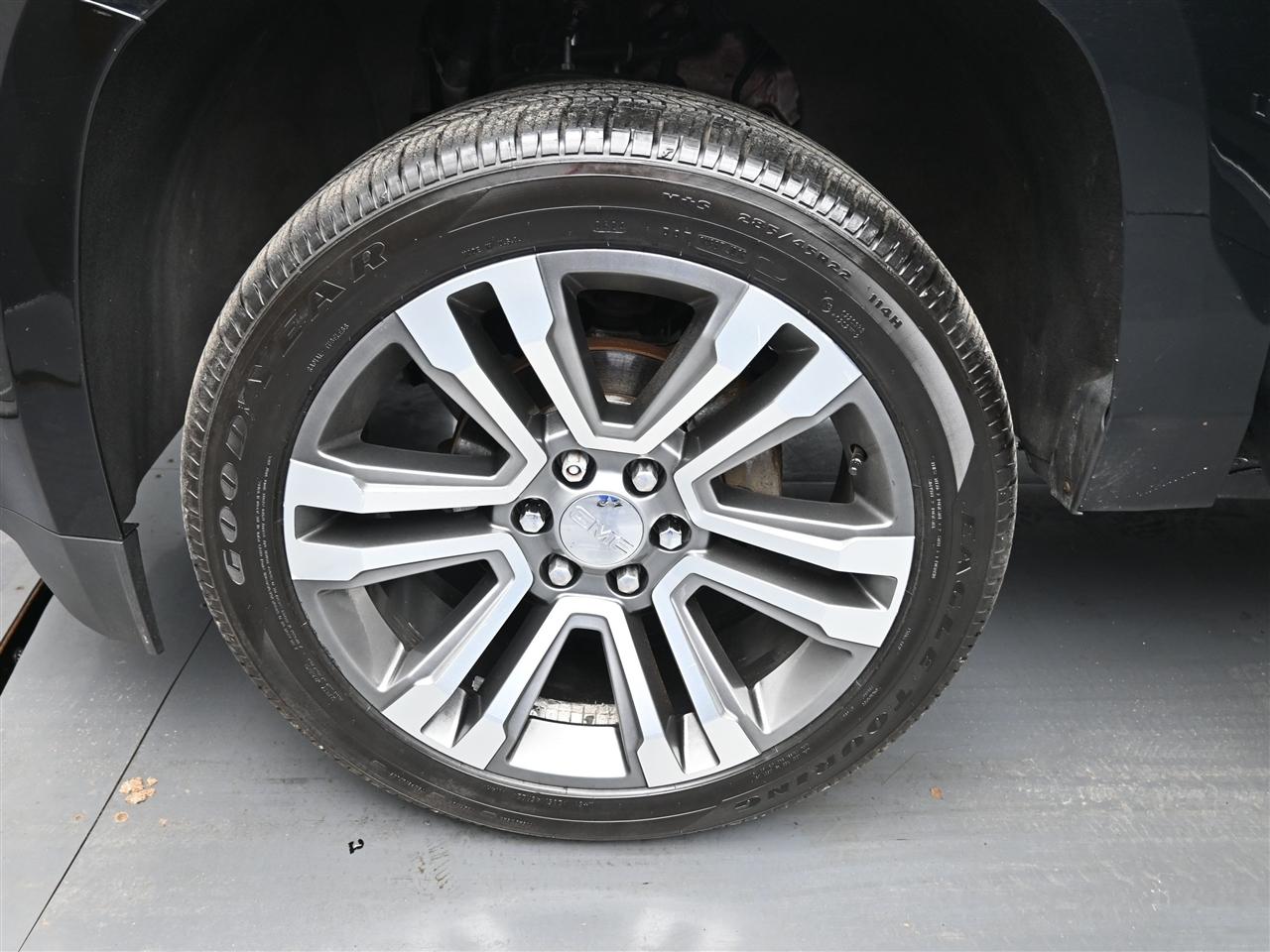 GMC Yukon XL Denali 4WD 2018