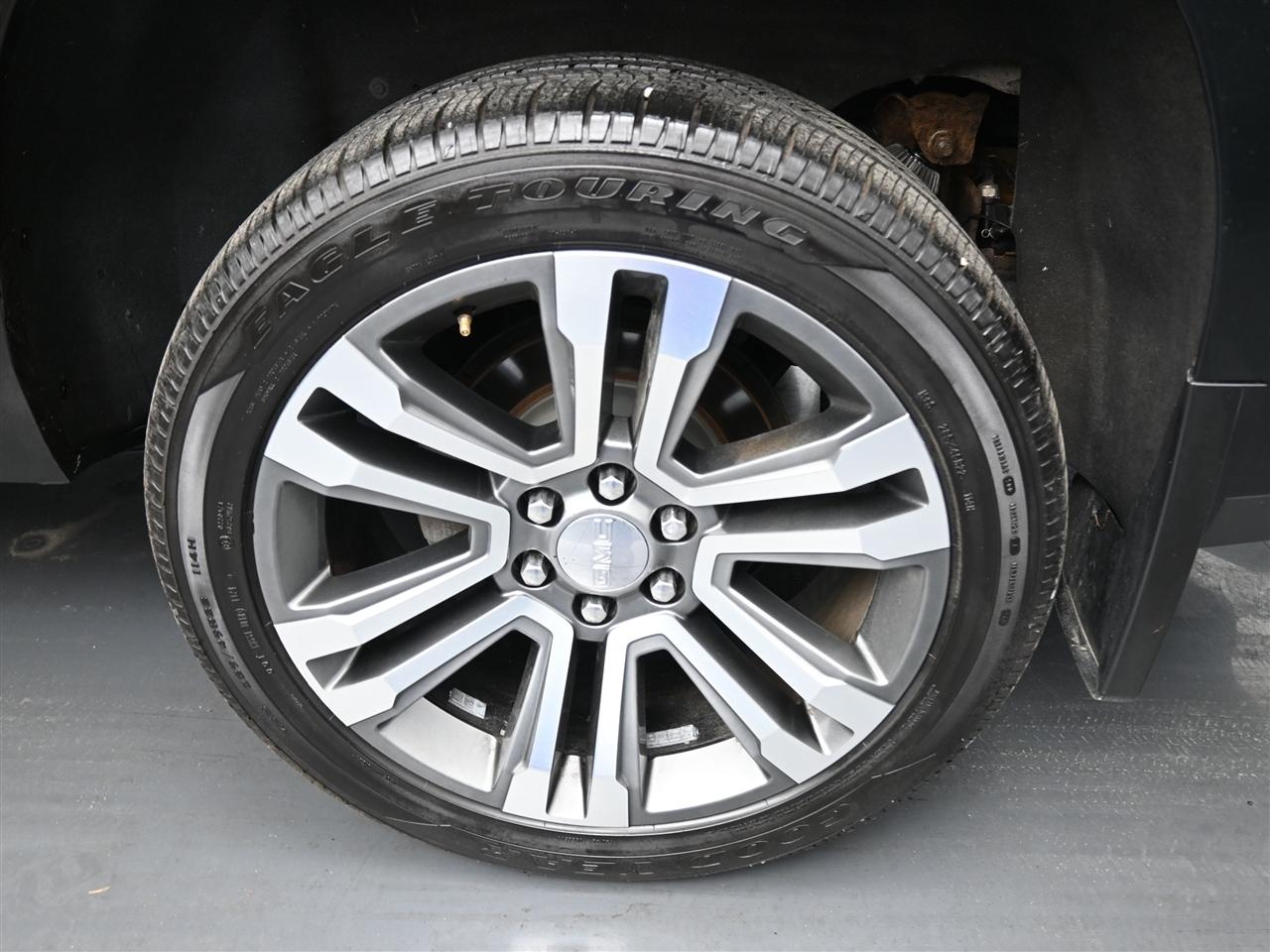 GMC Yukon XL Denali 4WD 2018