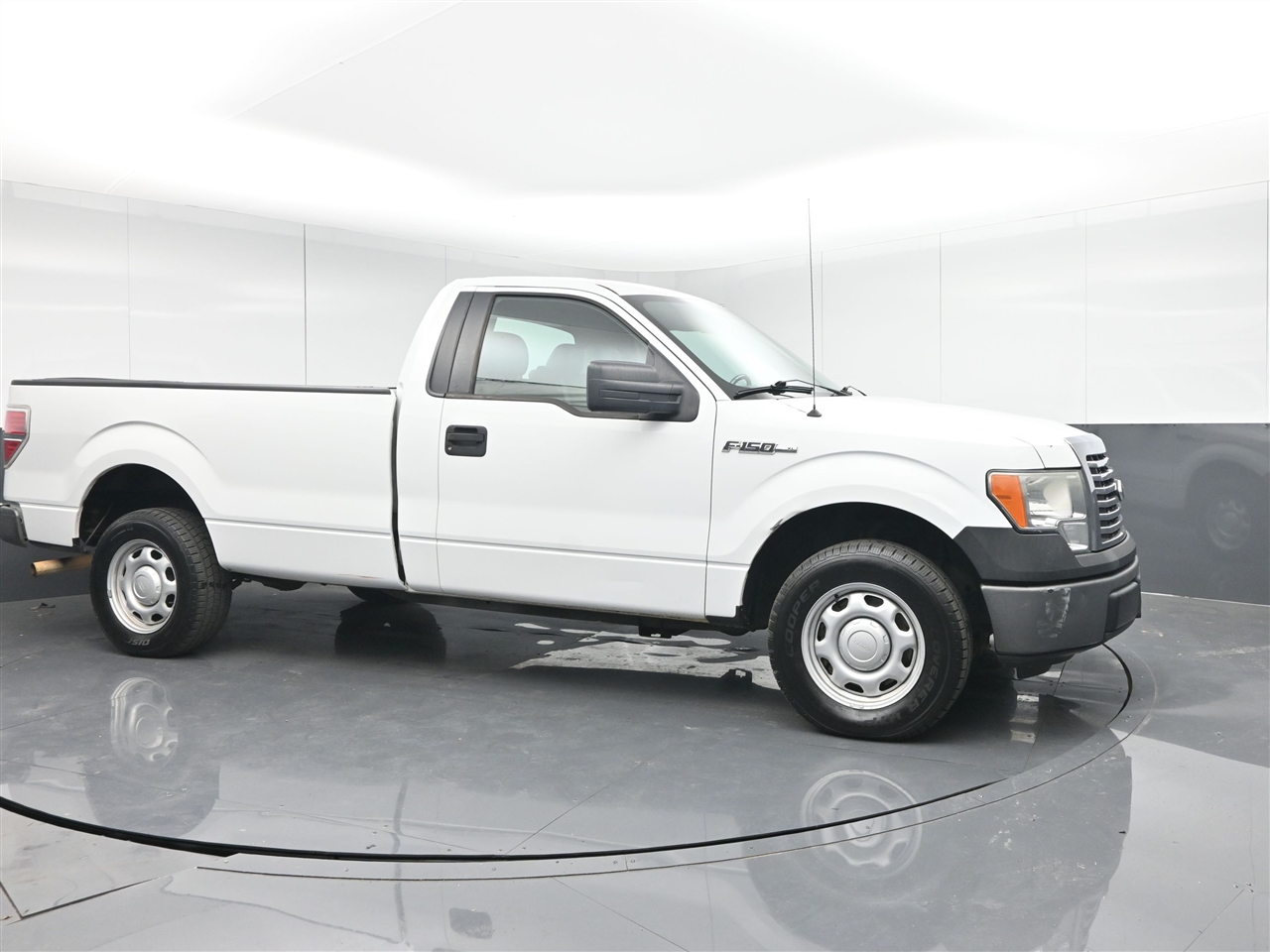 Ford F-150 XL 8-ft. Bed 2WD 2011