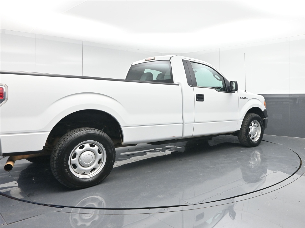 Ford F-150 XL 8-ft. Bed 2WD 2011