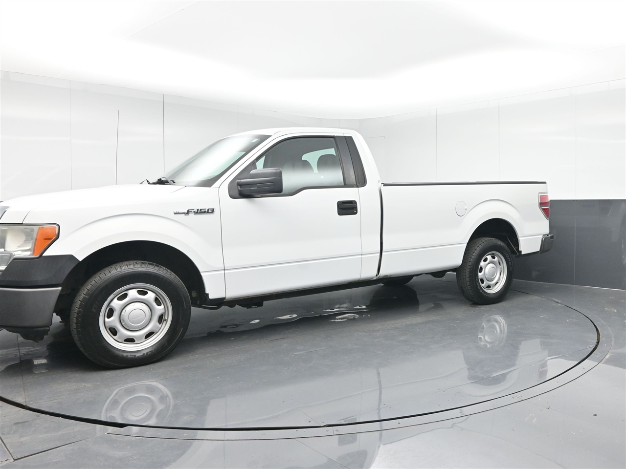 Ford F-150 XL 8-ft. Bed 2WD 2011