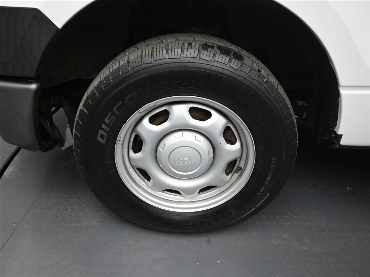 Ford F-150 XL 8-ft. Bed 2WD 2011