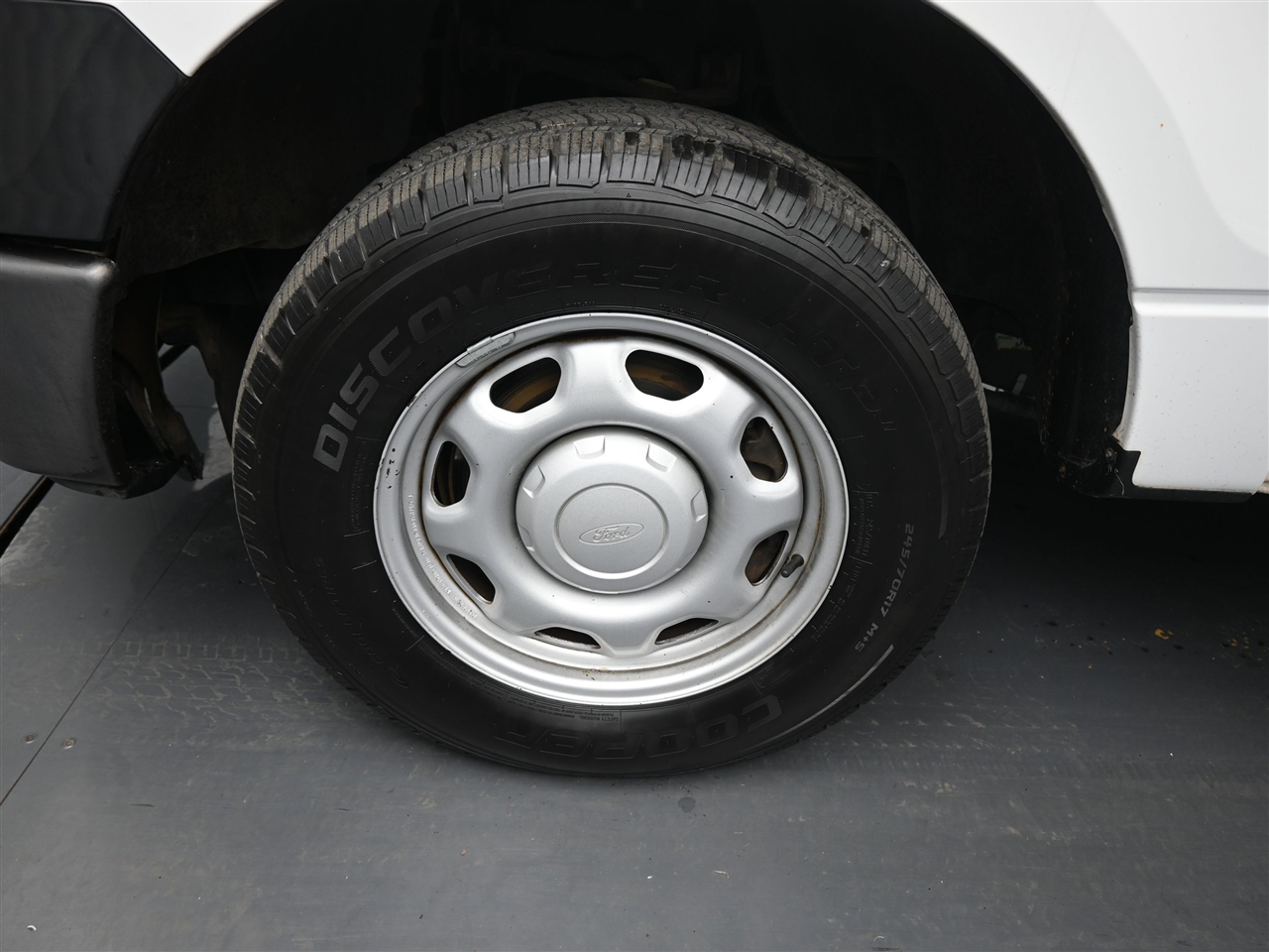 Ford F-150 XL 8-ft. Bed 2WD 2011