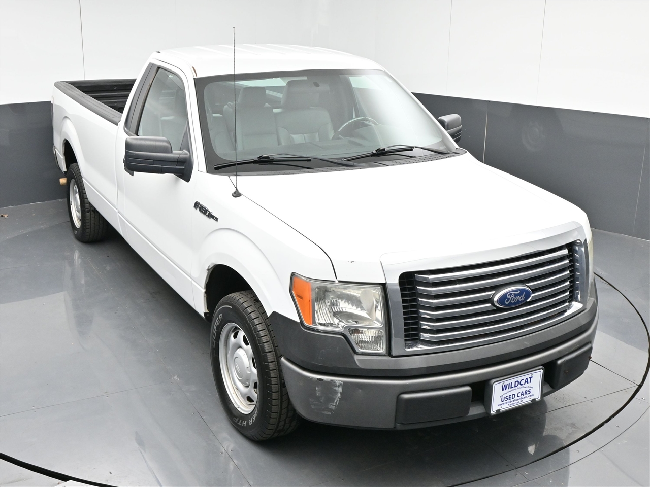 Ford F-150 XL 8-ft. Bed 2WD 2011